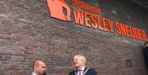 Sportpark Thorbeckelaan omgedoopt tot Sportpark Wesley Sneijder